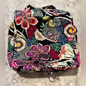 Vera Bradley Grand Hanging Organizer Large Travel Toiletry Case in Kauai Floral